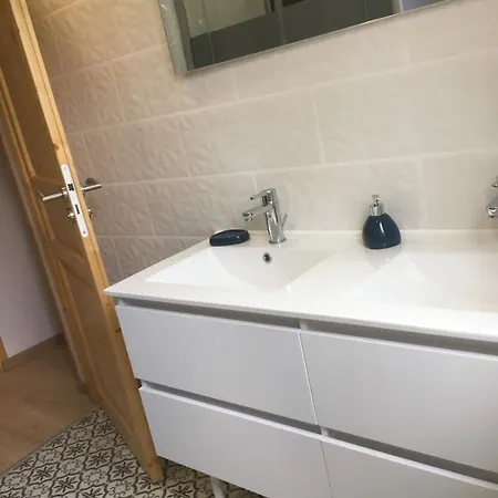 Vakantiehuis Magnanerie Leony 2 *
